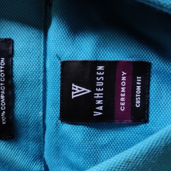 Van Heusen party/formal shirt - Picture 2 of 4